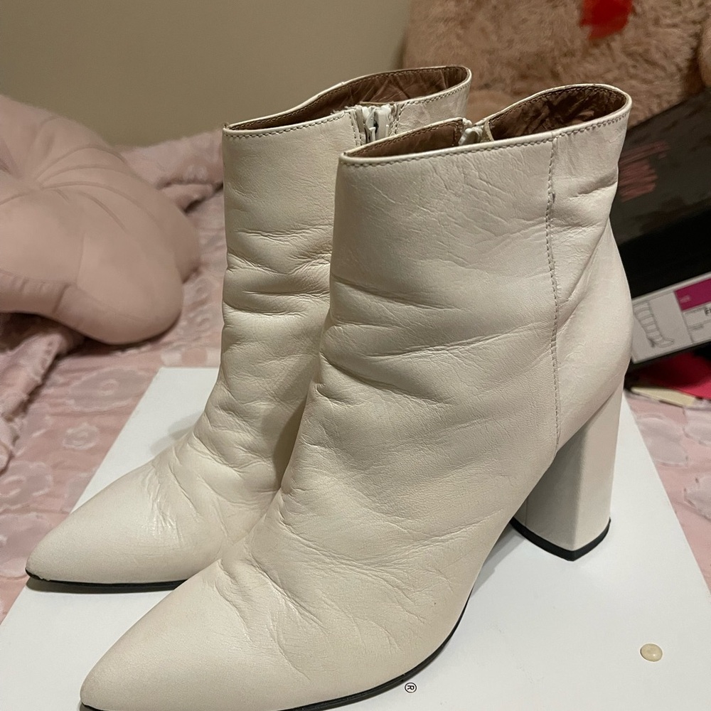 White Mountain Cream Heeled Boots